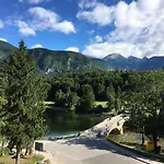 Hotel Jezero