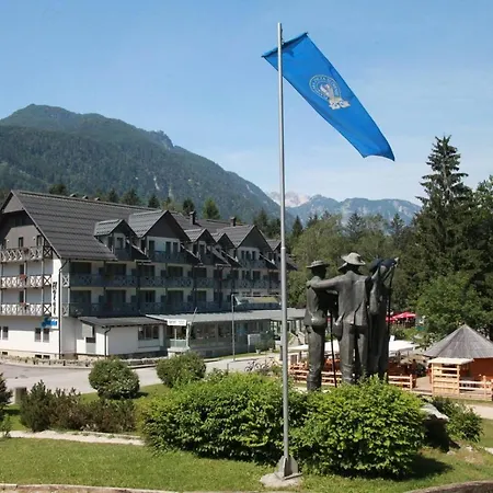 ジェゼロ ホテル ボーヒニ