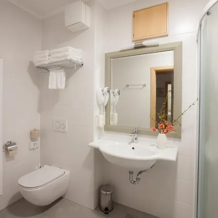 Hotel Jezero
