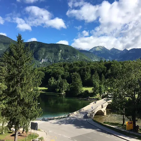 Otel Jezero