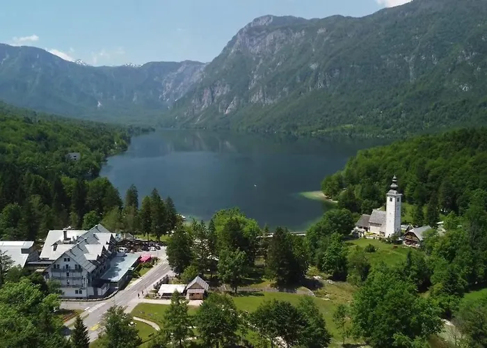 Jezero Ξενοδοχείο