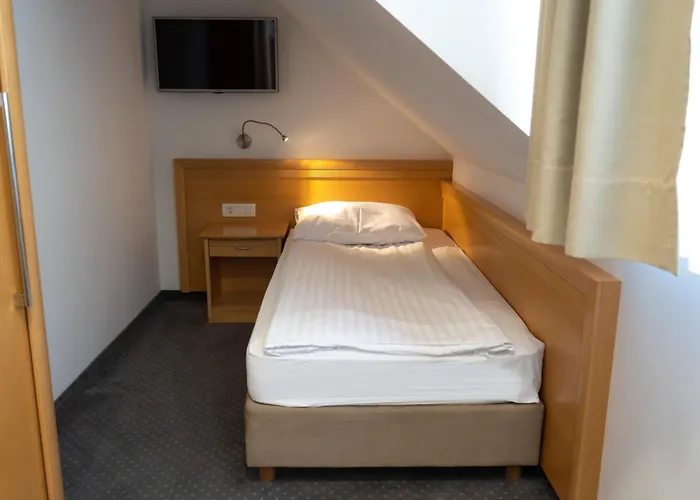 杰泽洛酒店 酒店 4*